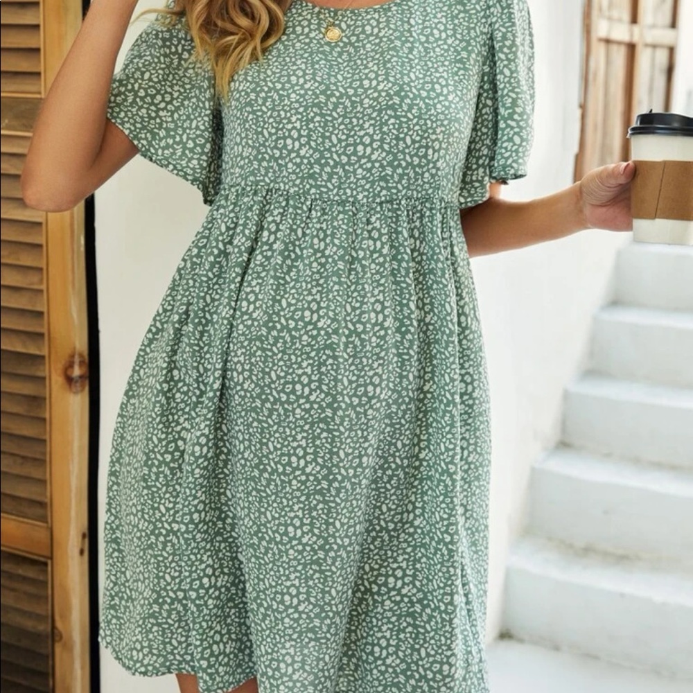 New SHEIN butterfly sleeve maternity dress